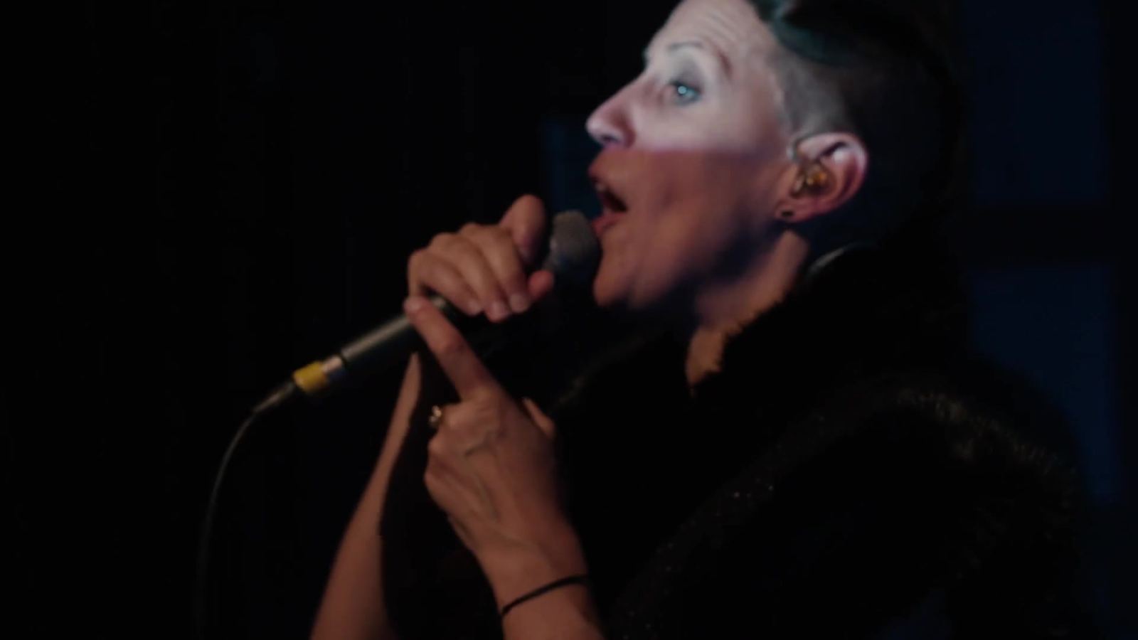 Émilie Domergue en livesession à la Paloma